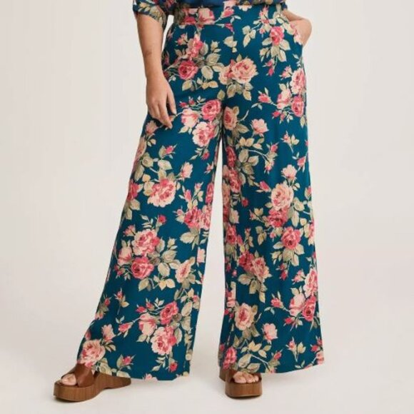 TORRID / Pull-On Wide Leg Pant /Sz 1 (14-16) - Picture 1 of 8